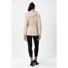 Kadın Büzgülü Kapüşonlu Saten Astarlı Metal Aksesuarlı Cepli Yağmurluk - Trençkot - KN1 Krem Bej