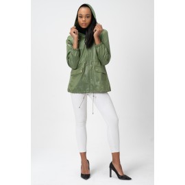 Kadın Büzgülü Kapüşonlu Saten Astarlı Metal Aksesuarlı Cepli Yağmurluk - Trençkot - KN1  Zümrüt Yeşil
